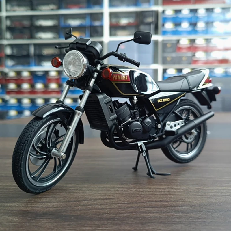 AOSHIMA 1/12 scale RZ250 motorcycle alloy model