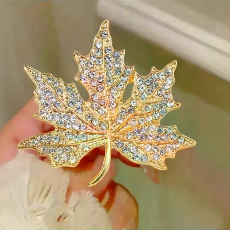Exquisite Rhinestone Leaf Broo - огляд і ціна Women'S Accessories Clothing