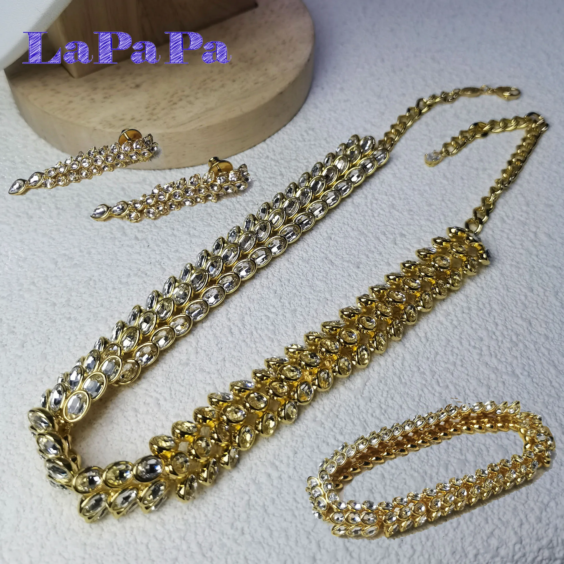 Conjunto de joyería de oro exquisito de cristal brillante Original 2025, collar encantador para mujer, pendientes largos, pulsera, anillo, regalo romántico