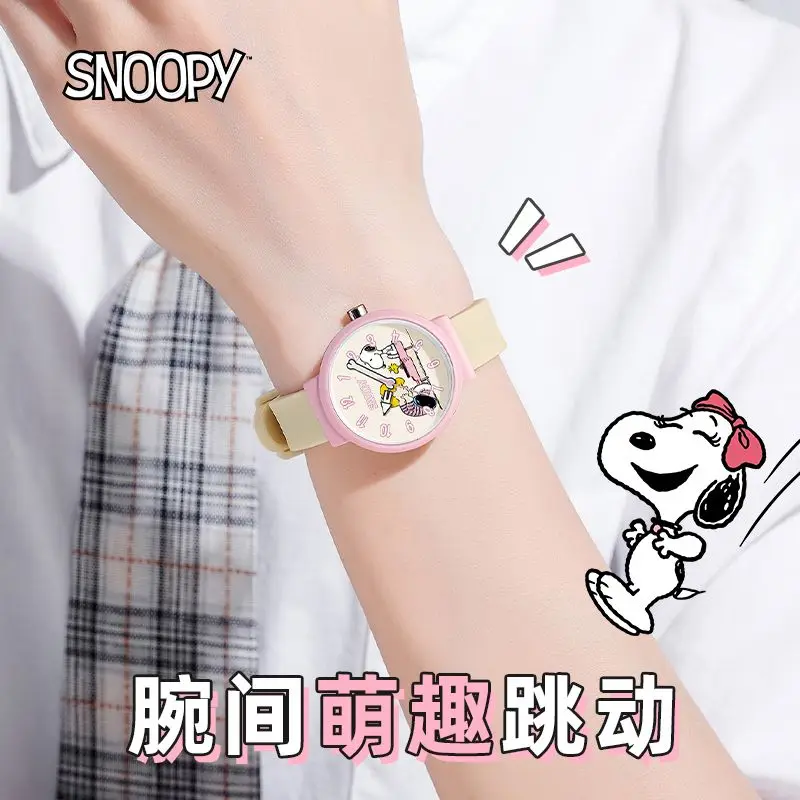 Snoopy kawaii anime peripheral cartoon watch female student fashion cartoon cute trend waterproof children\'s cute quartz watch