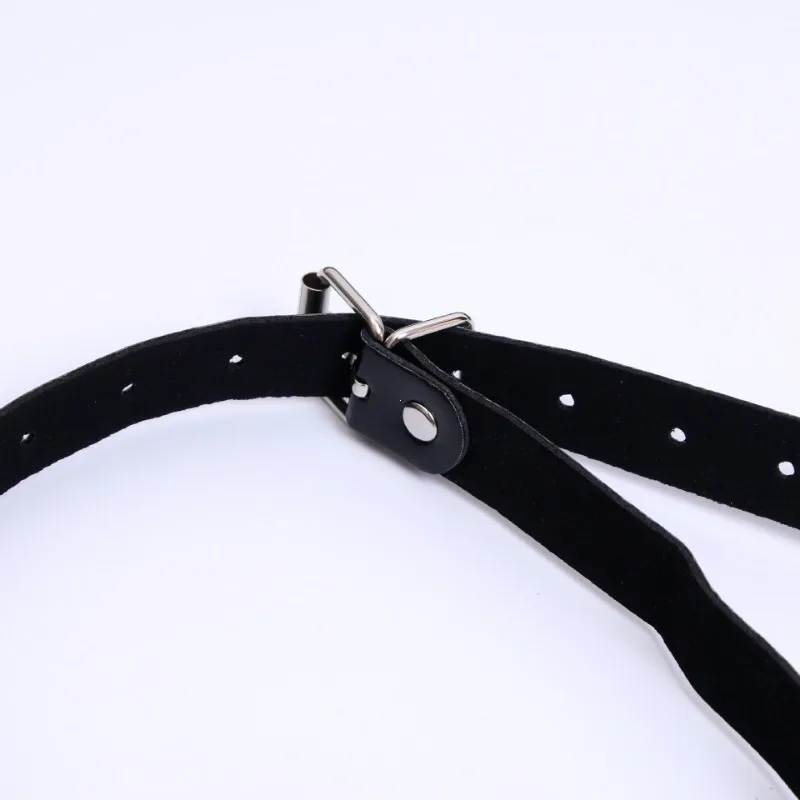 لعبة مثيرة بو الجلود الفم الكمامة الكرة الجنس عن طريق الفم مع سلسلة كليب الثدي الحلمة المشابك عبودية تسخير الجنس لعب ألعاب الكبار