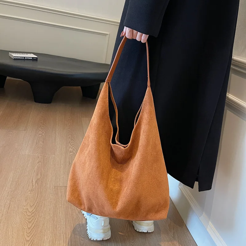 ฤดูใบไม้ร่วงและฤดูหนาววินเทจกระเป๋าสตรีขนาดใหญ่ความจุหนังนิ่มกระเป๋าสะพายสีทึบเรียบง่ายสบายๆกระเป๋าเดินทางย้อนยุคกระเป๋าถือ