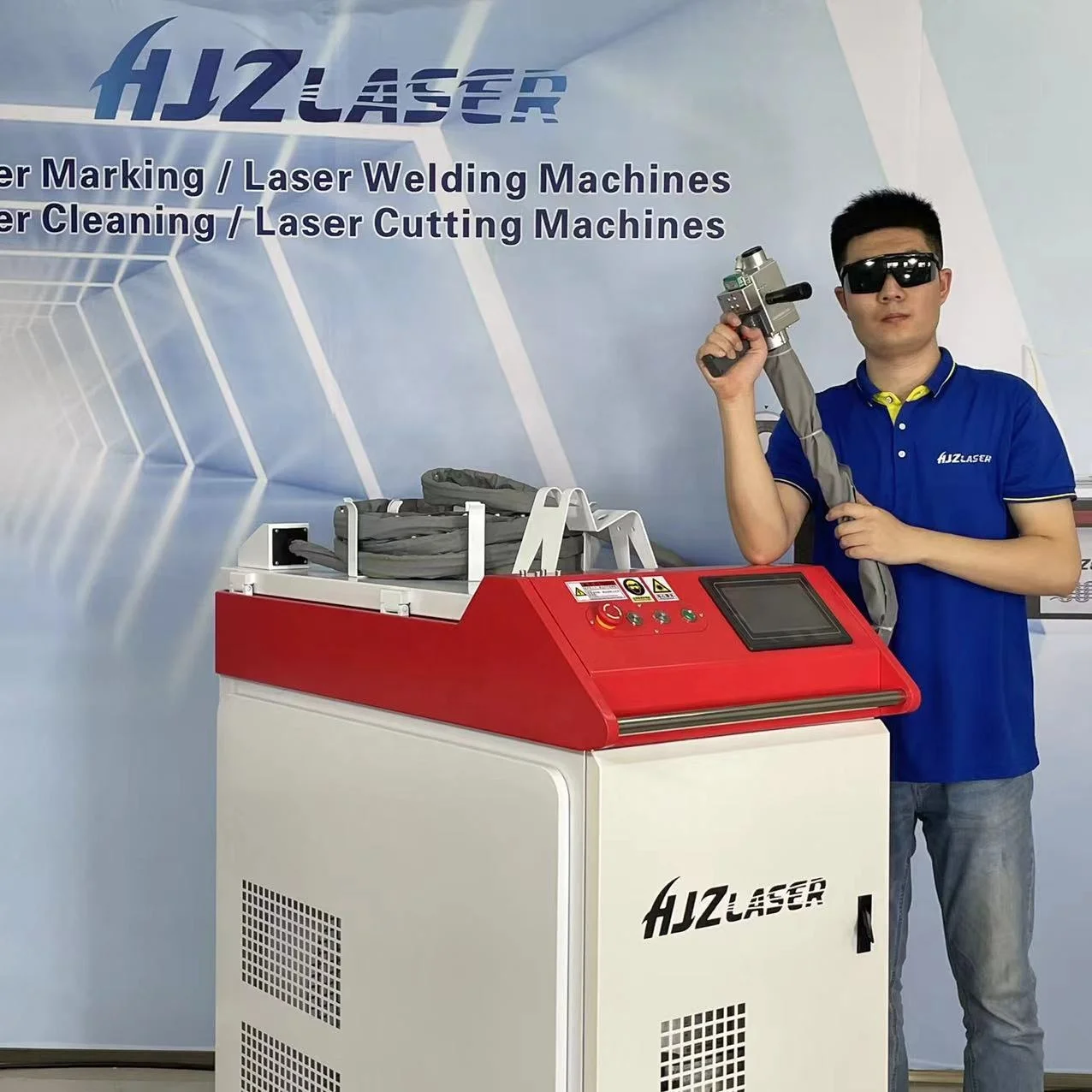 Fiber Laser Cleaning Machine Raycus 1000 w 1500 w 2000 w Laser Rust Removal Remove Graffiti Oil Stain Laser Cleaner