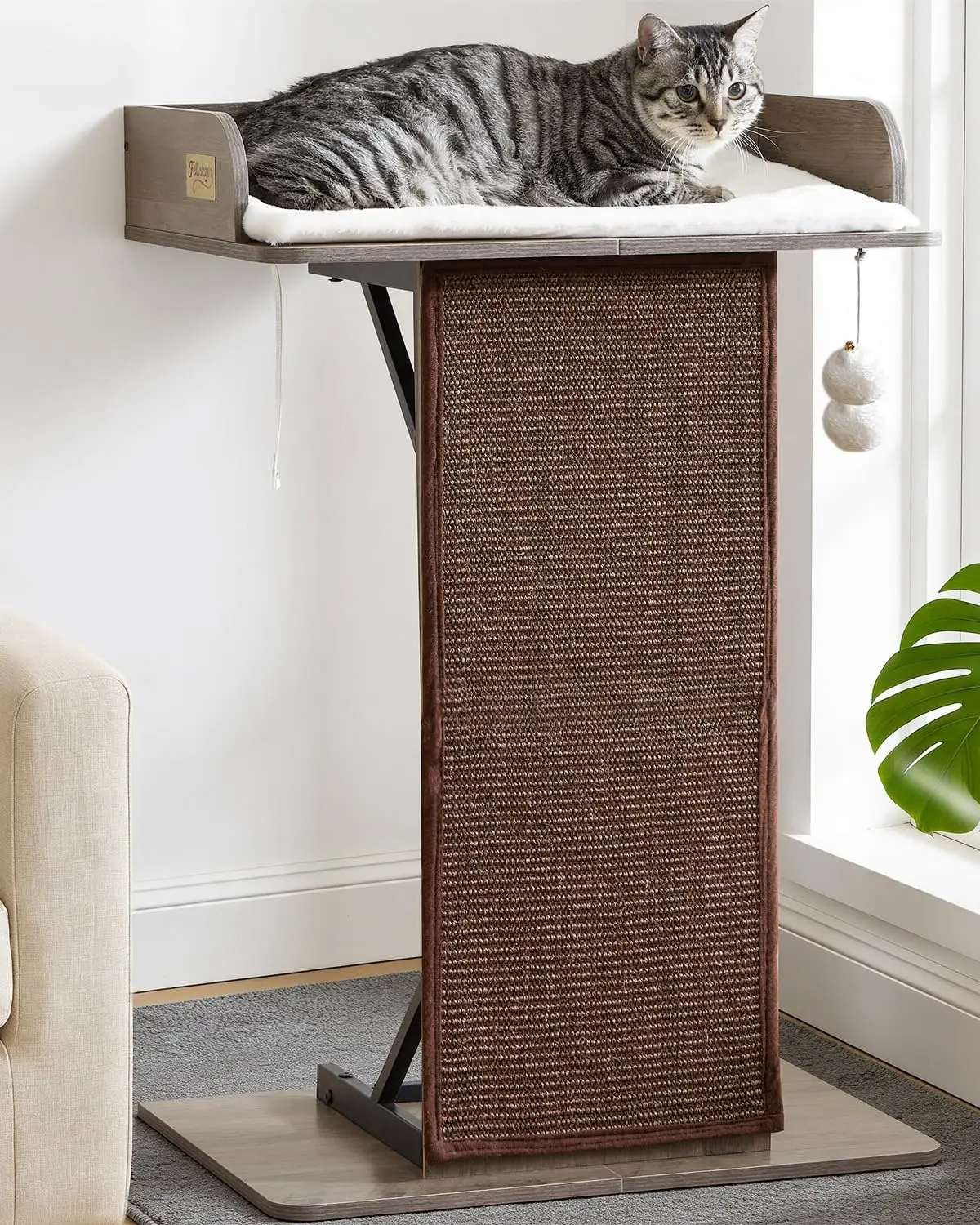 

Деревянная лежанка-когтеточка для кошек 33,8 дюйма с большой платформой, когтеточками и моющимися подушками для домашних кошек