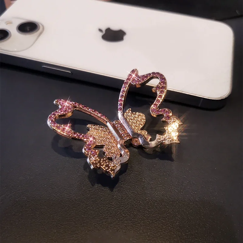 

Креативная трехмерная застежка-бабочка с инкрустацией стразами