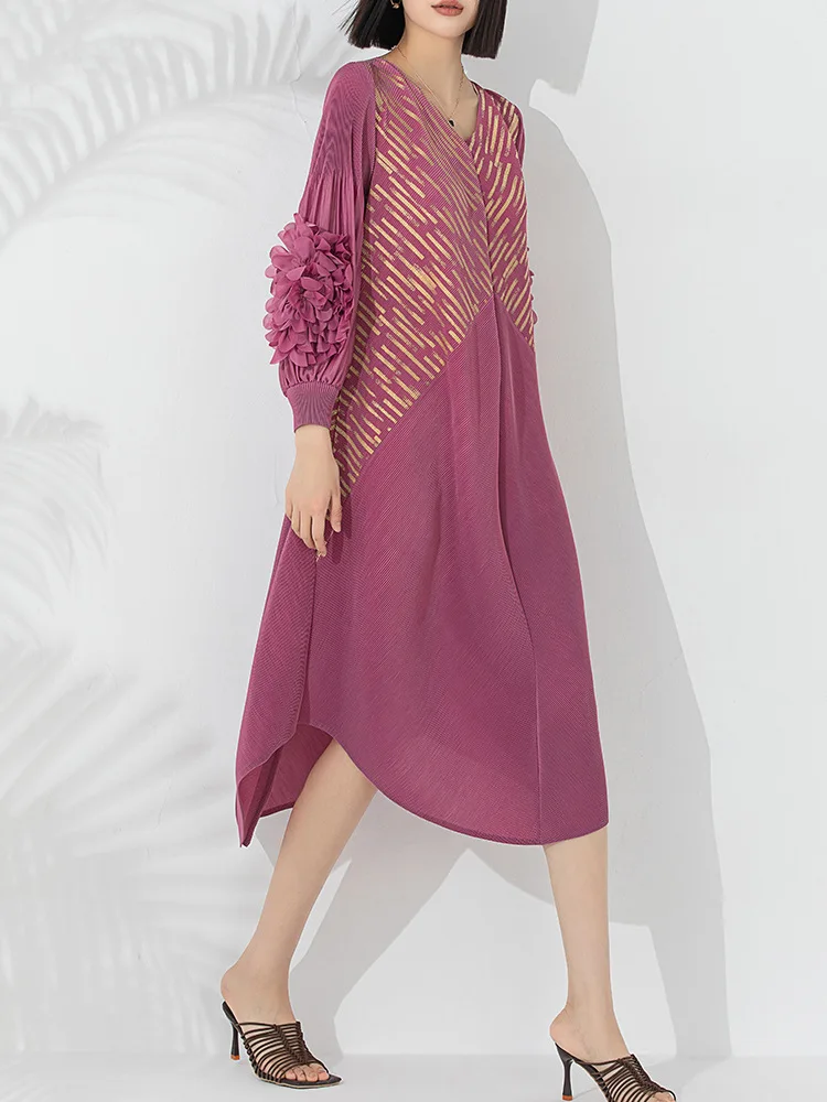 MIYAKE ใหม่จีบฤดูใบไม้ผลิและฤดูใบไม้ร่วง V คอ hot gold แผ่นดอกไม้โคมไฟแขนโค้ง plus ขนาดชุด [ 20240634 ]