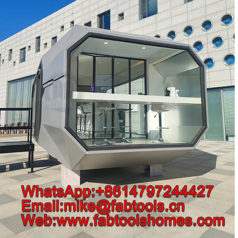 Custom luxury outdoor store A movable space capsule shaped house Trendy airship office