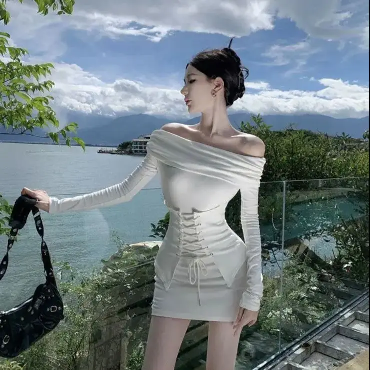 

Off-Shoulder Long-Sleeved Dress Women 2024 Autumn New One-Shoulder Short White Design Hip-Hugging Skirt