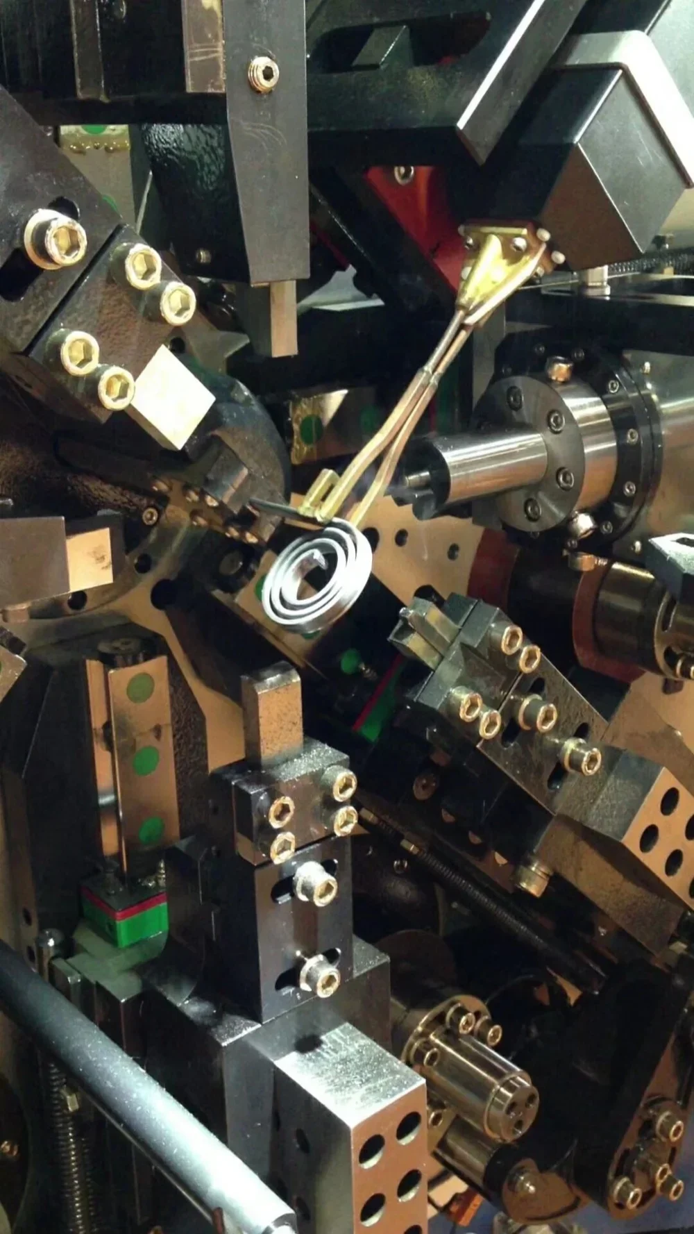 Индукционный нагреватель Формовочная пружинная машина Машина индукционного нагрева