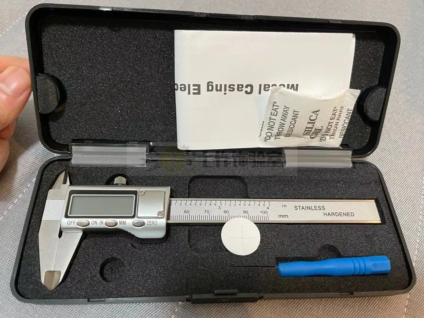 Digital display mini version high-precision full-screen vernier caliper