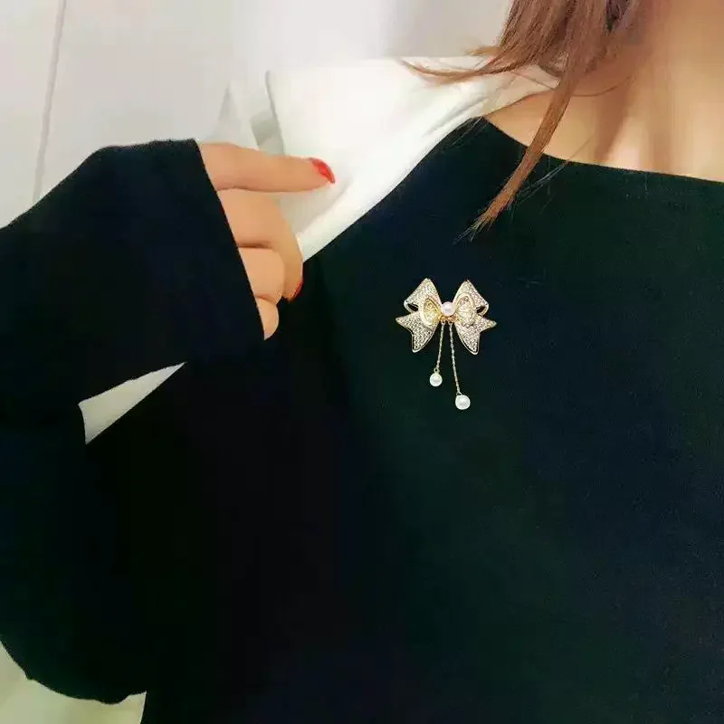 Luxury Alloy Butterfly Tassel Brooch Elegant Rhinestone Flowers Pins For Women Clothing Corsage Scarf Jewelry Accessories