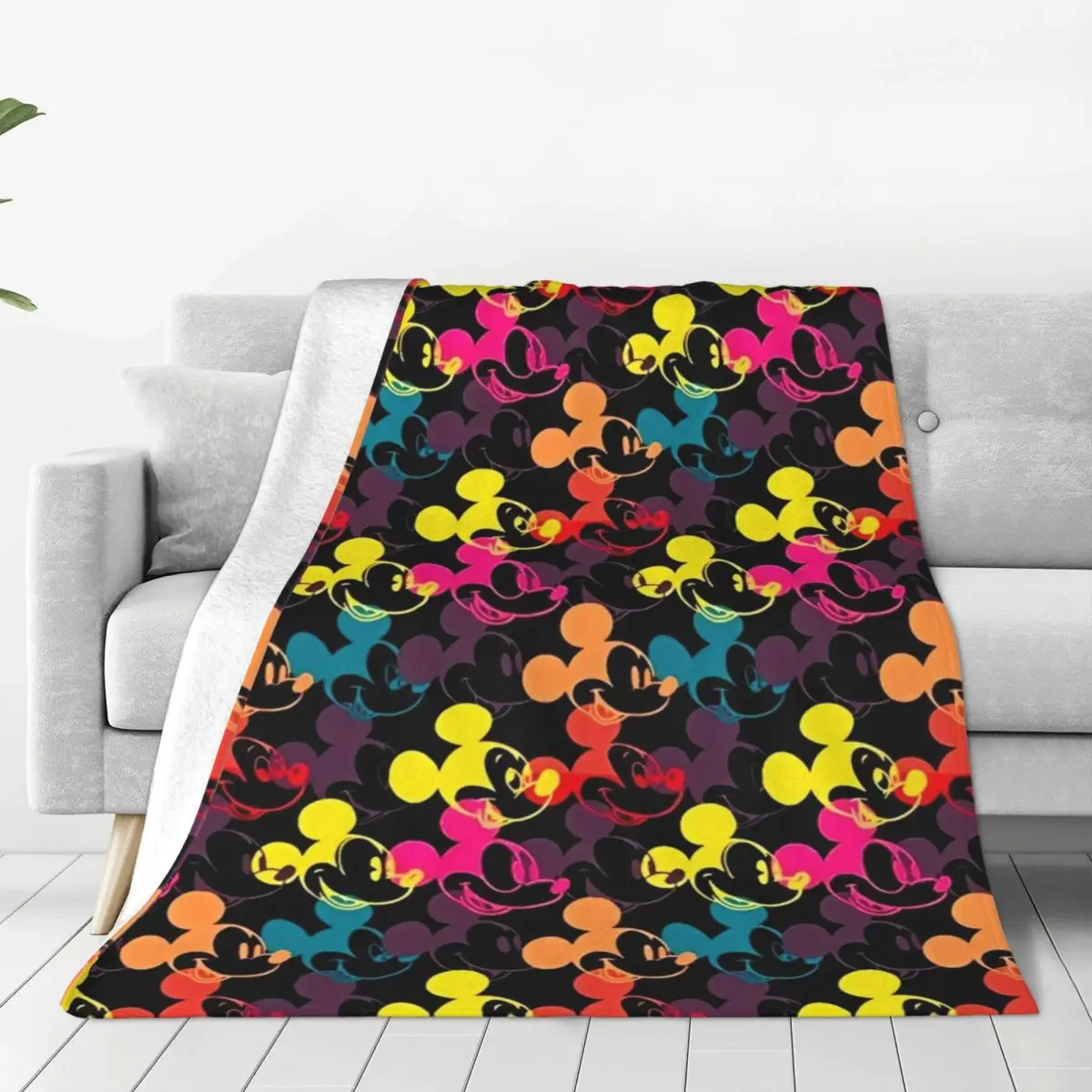 

Anime Mickey Mouse Flannel Blankets Winter Animal Soft Bedding Throws for Kids Adult Home Decor Novelty Bedspread Sofa Bed Cover