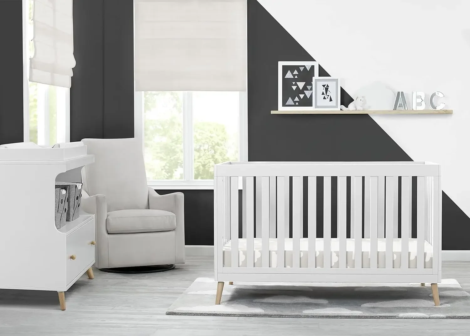 Delta Kinderen Essex 4-In-1 Cabriolet Babywieg, Bianca Wit Met Natuurlijke Benen