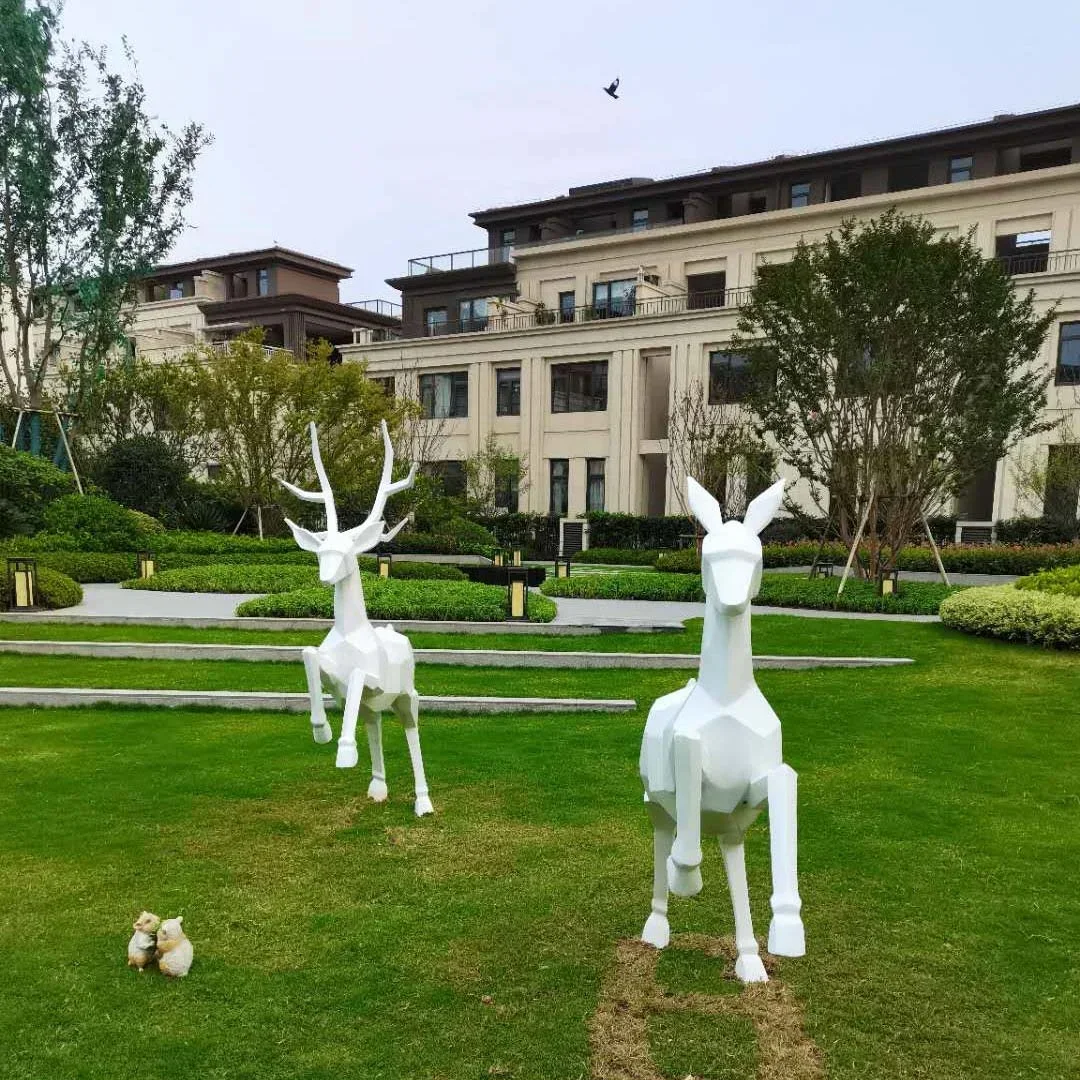 グラスファイバーの動物の彫刻,トナカイ,大きな現代アート,屋外の風景,庭の像,中庭,家の装飾