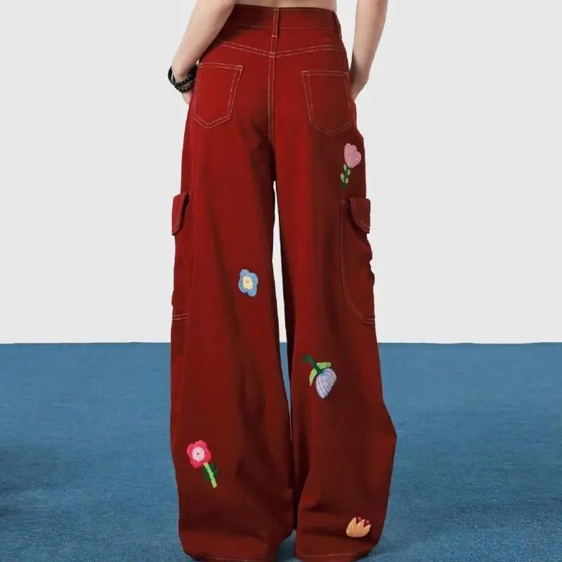 

Женские брюки, винно-красные, в американском ретро-стиле, с цветочной вышивкой, рабочие брюки, новые женские свободные джинсовые брюки с широкими штанинами и изогнутым кроем.