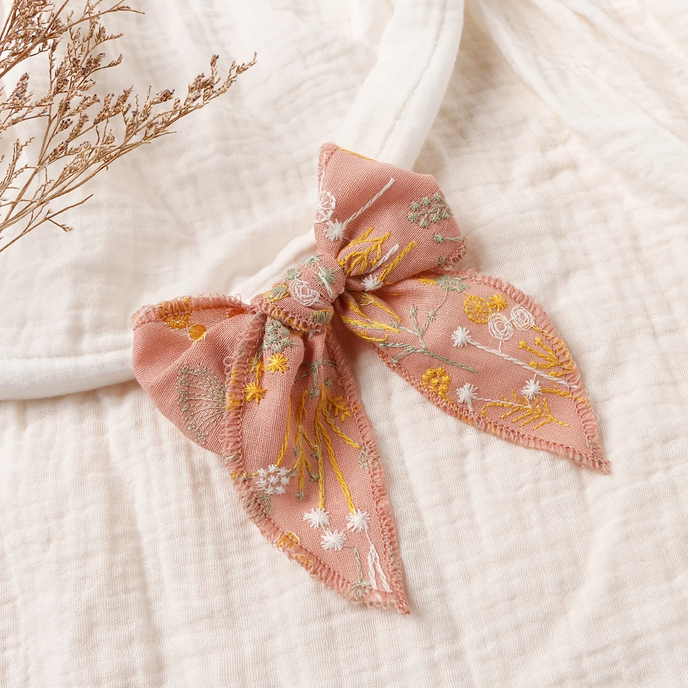 

1pc Elegant Floral Embroidered Bow Hair Clip - Sweet Princess Style, Fashionable Mixed Color Headwear for Girls, All-Season Versatility, Ideal for Daily & Casual Wear, Hair Accessories for Girls