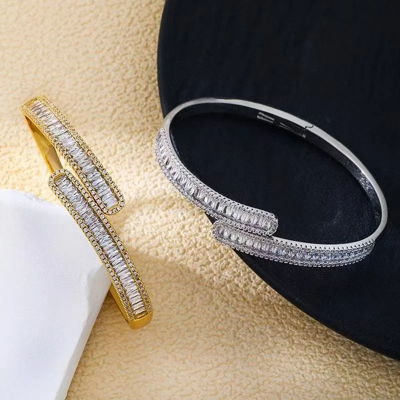 

Hot-selling Fashion Bracelet Light Luxury Natural Zircon Bracelet Simple Niche Versatile Super Flash Bracelet