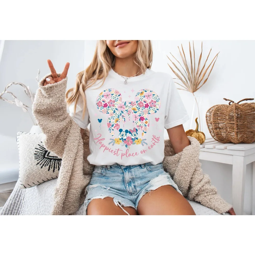 

Рубашка «Счастливое место одного земли» Футболки с волшебным замком Микки и Минни Футболки для путешествий для пар Диснейленд Свитер для семейного отдыха