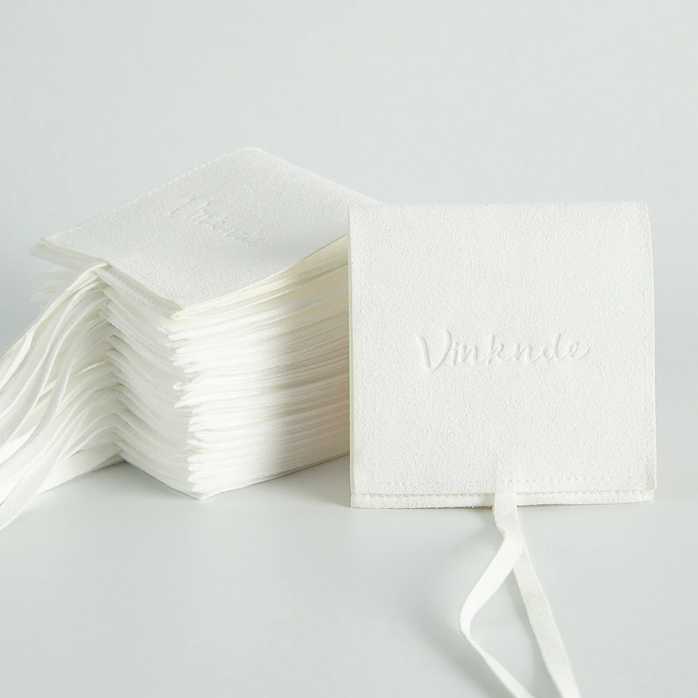 

50 персонализированных мешочек для ювелирных изделий из микрофибры с клапаном, замшевая бархатная сумка для украшений с застежкой на веревке, может индивидуальный логотип для свадебного подарка, вечеринки