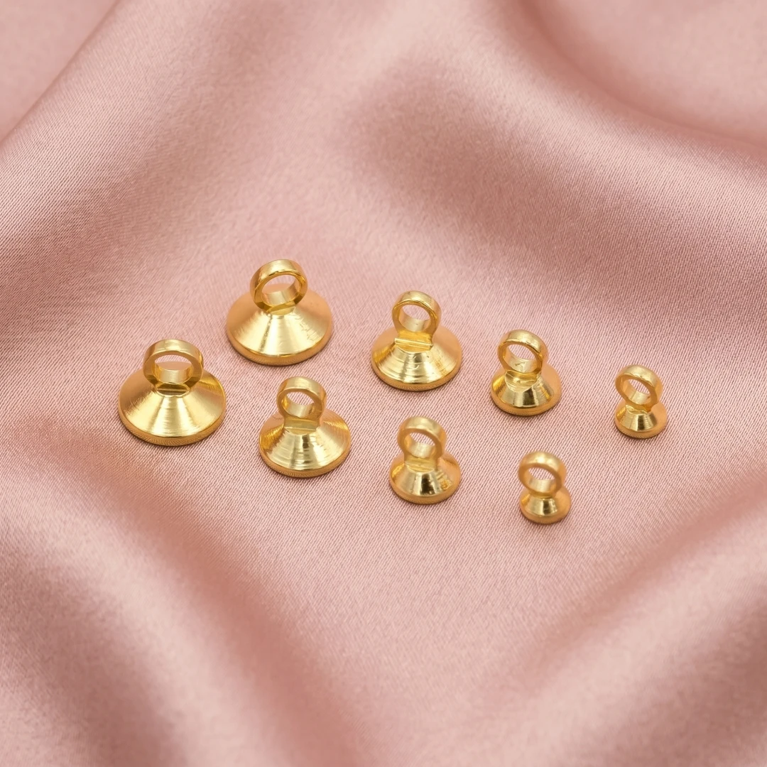 20 Stück 18K vergoldete Messing-Perlenkappen-Anhänger-Verschlüsse mit Öse für Ohrringe, Halsketten, Schmuck und DIY-Bastelarbeiten – Detail 2
