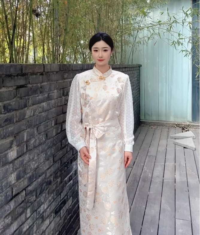 

Chinese Women's Retro Bola Dress Performance Dress Long Skirt Xizang Dress