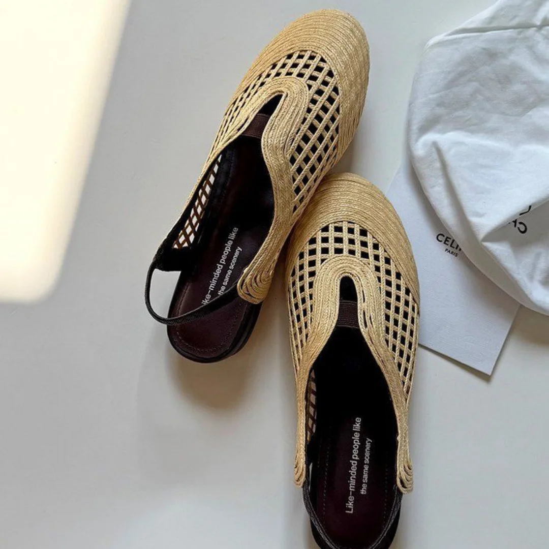 

2026 Summer New Women Retro Round Toe Woven Hollow Closed Toe Sandals Mesh Hidden Heel Niche Fashion Beach Footwear