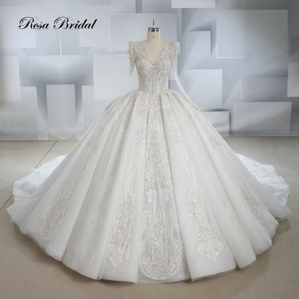 2024 New Design Luxury Princess V-neckline Wedding Dress