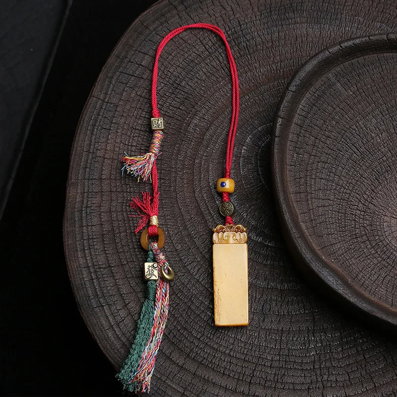 

Tibetan style play gaou box for cinnabar God of Wealth pendant pendant hand-woven rope nothing card