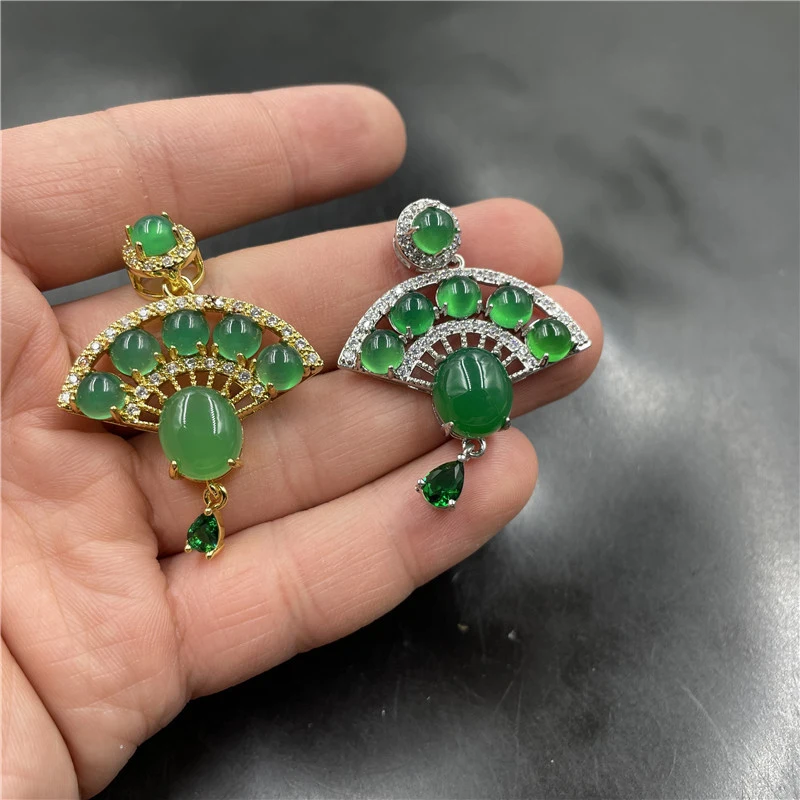 Inlaid chrysoprase -shaped women, emerald green agate fan pendant
