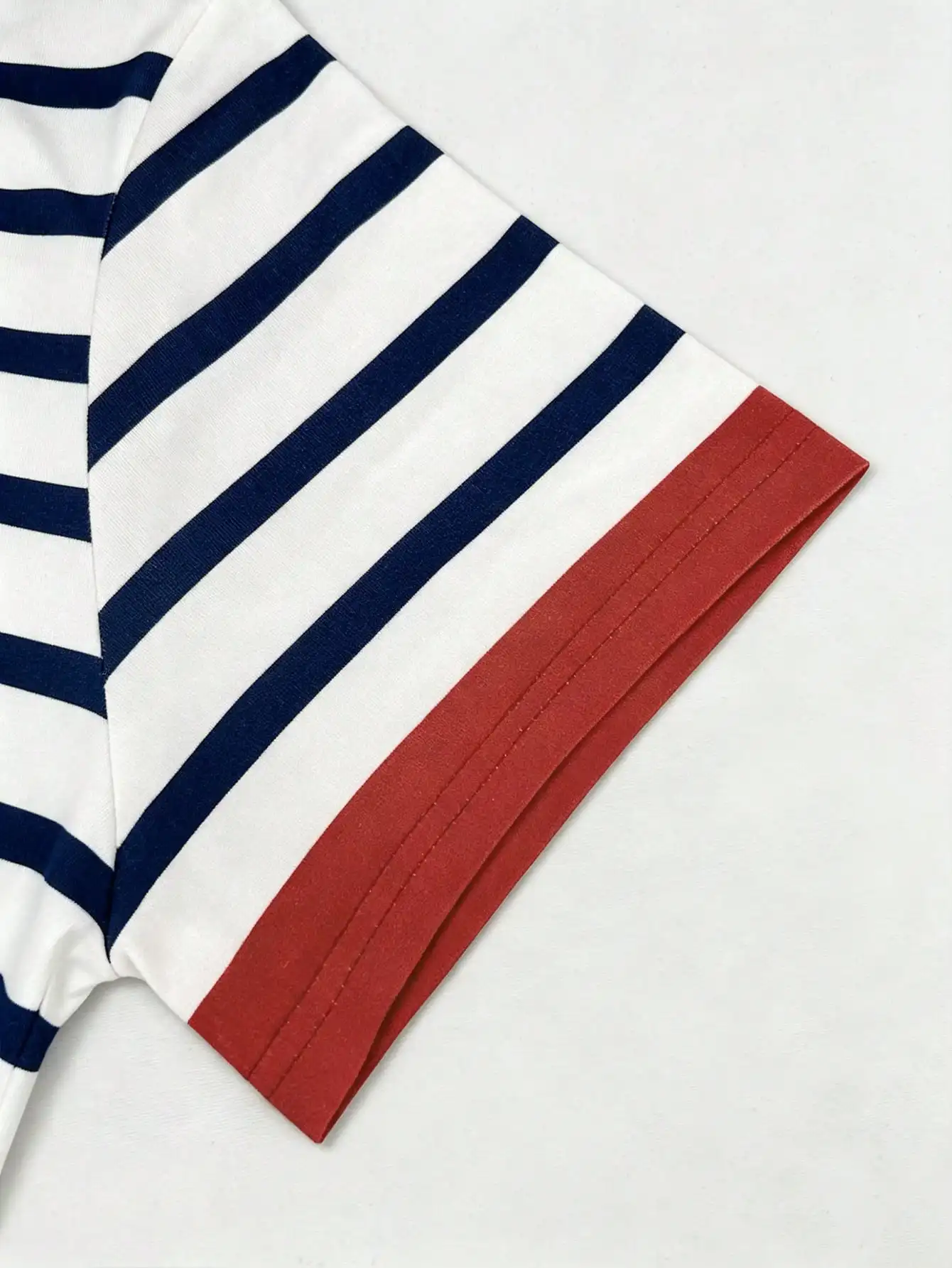 2026 Damen Ringer T-Shirt mit rotem Rand, O-Ausschnitt, kurzen Ärmeln, marineblau-weiß gestreift, Dackel-Hund-Print, schmale Passform, lässiges Sommer-Top – Detail 6