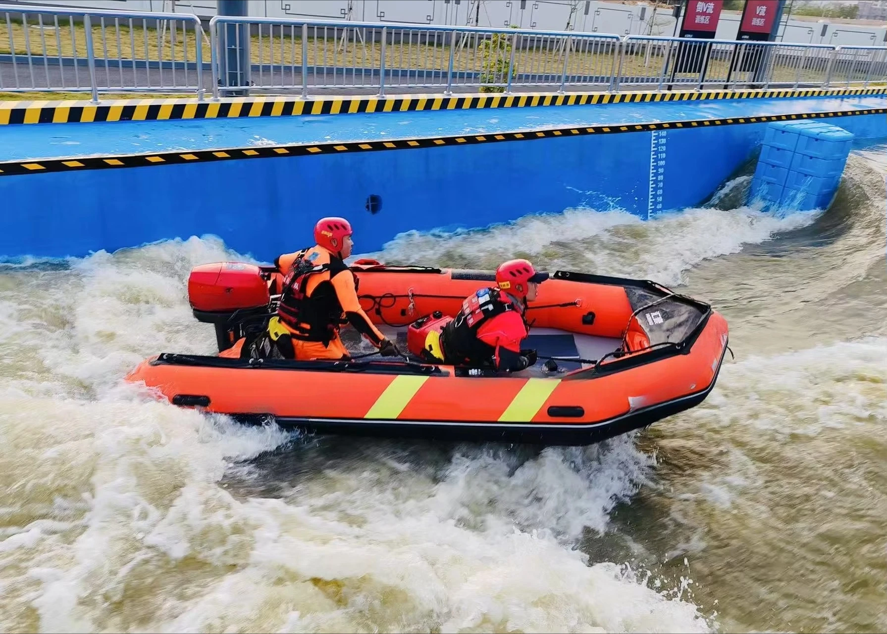4.2m Heavy Duty Aluminum Floor Inflatable Rescue Boat for Water Rescue Flood Relief Material Transportation Life Rafts