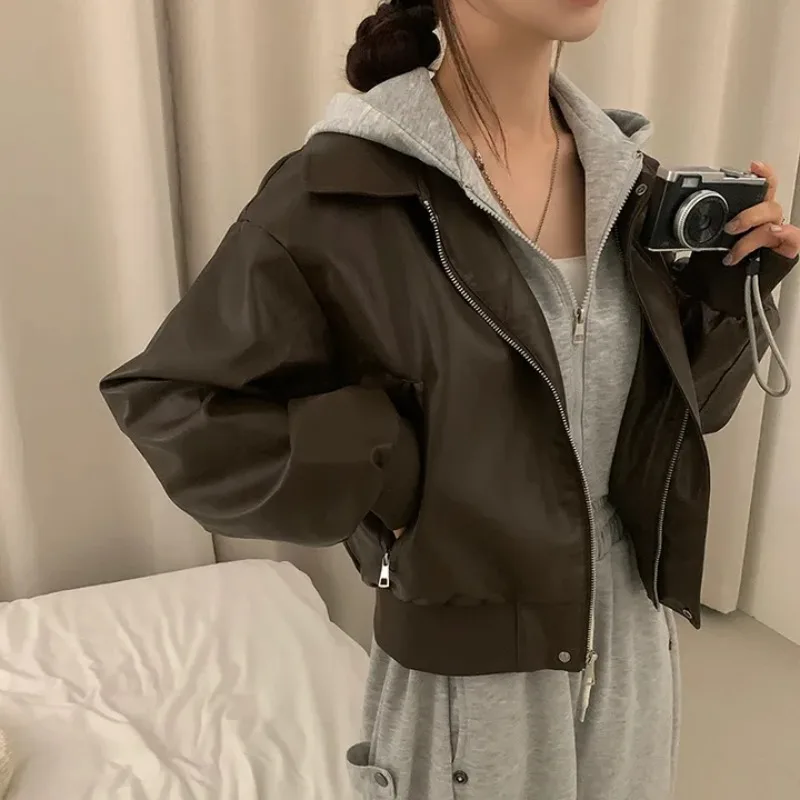 Damski, luźny płaszcz ze sztucznej skóry z kapturem, imitacja dwuczęściowego kompletu, jesienno-zimowy, vintage, długi rękaw, regularna długość, top.