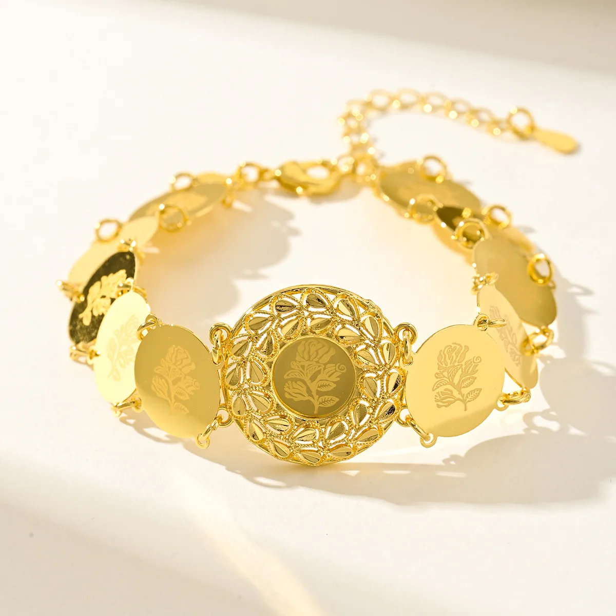 9999 gold fashionable round coin chain coin with rose pattern bracelet for African and Middle Eastern brides to wear at wedding