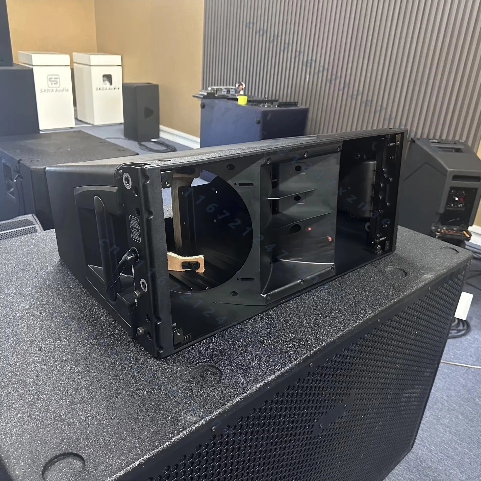 Plastic Empty Speakers for 20-A Dual 10-Inch Line Array Speakers Empty Cabinet Speakers