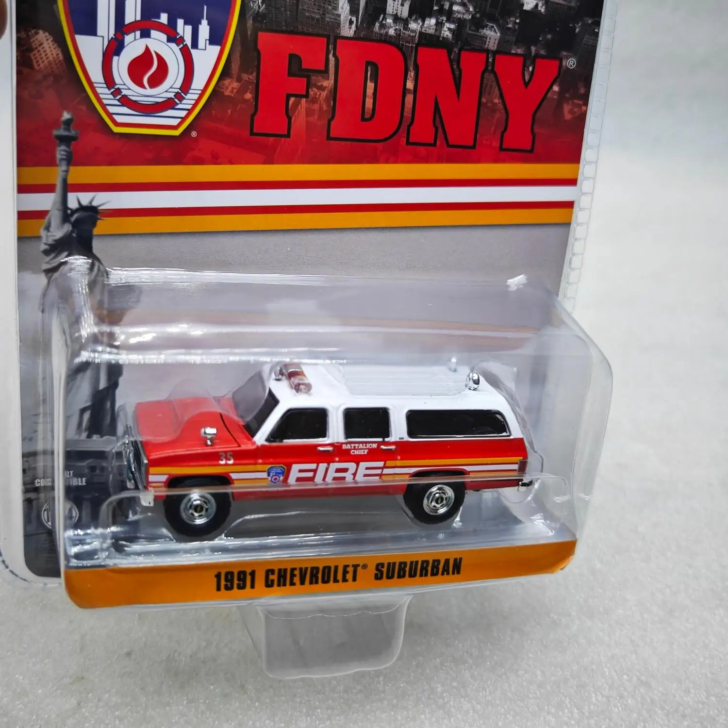 Greenlight 1:64 1991 Chevrolet Suburban Alloy simulação micro modelo de carro coleção decoração carro brinquedo presente