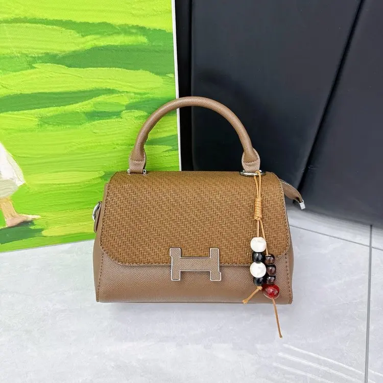 

Chic Niche Small Square Bag, Stylish Light Luxury Top Handle Shoulder Crossbody Bag for Ladies