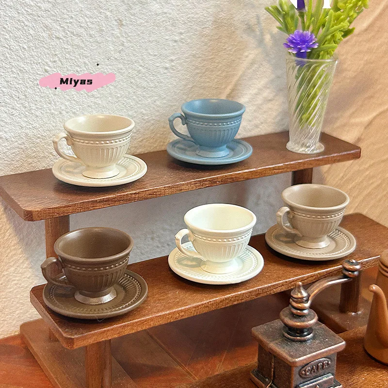 2Pcs Miniature Dollhouse Dining Ware Set Vertical Pattern Coffee Cup And Plate Toy Model Doll House Accessories