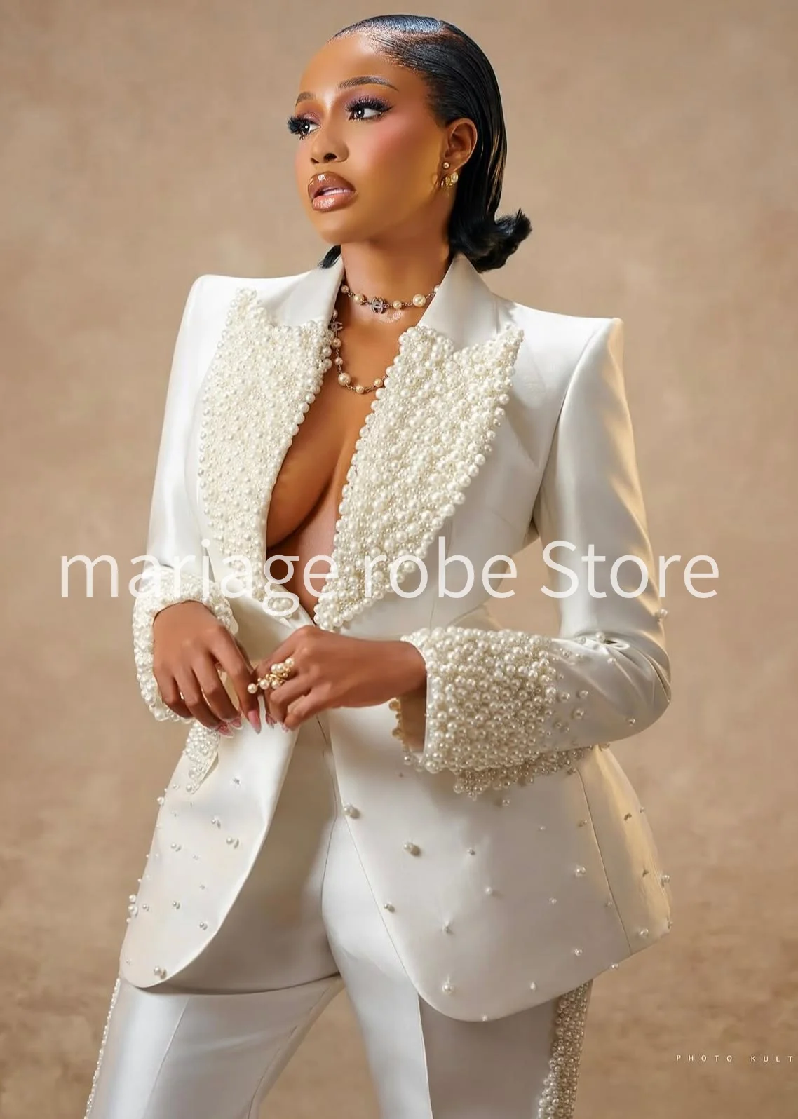 Two Pieces Luxury Jumpsuit Wedding Dresses Long Sleeve Jacket Pearls Pant Bespoke Civil Bridal Gown Suit Set Outfit Customized