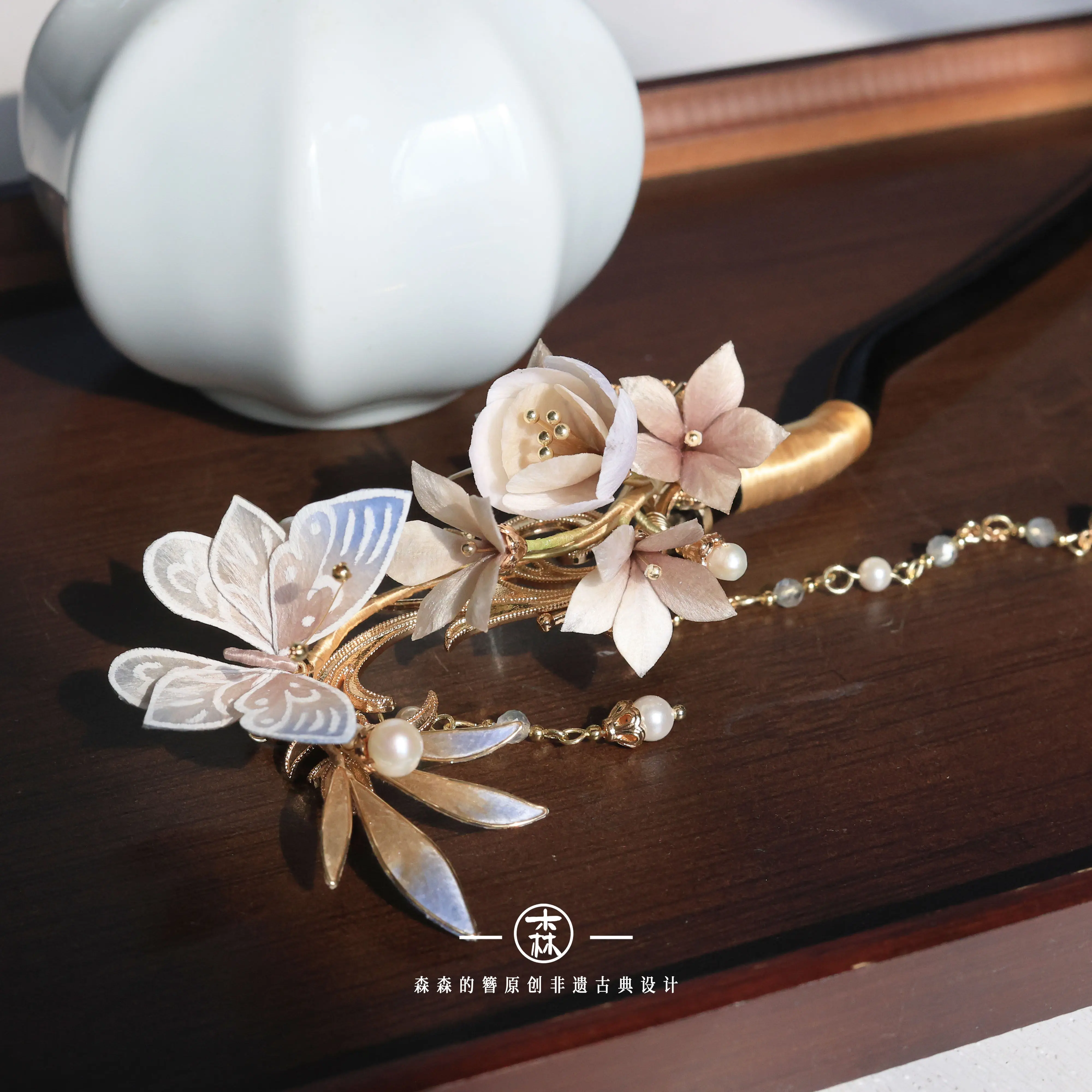 Cultural Heritage Velvet Flower Hair Stick New Chinese Style Wooden Hair Pin Ancient Style Hanfu Tassel Hair Accessory view 2