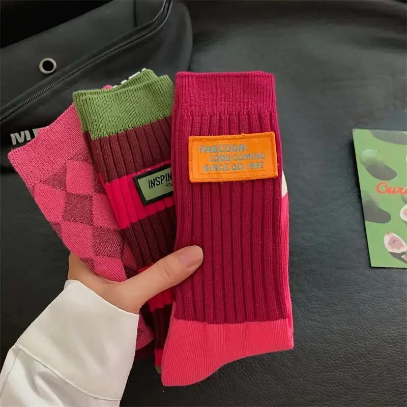 1/3 Paar Damen-Socken aus Baumwolle mit Seitenetikett und mittlerer Röhre, modischer karierter Druck, Street-Style, schweißabsorbierend, atmungsaktiv, lässige Socke – Detail 4