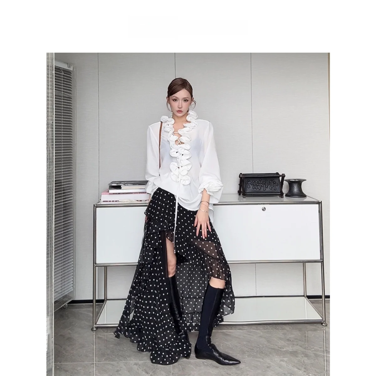 

IAMCPLUS White Gathered Cotton Blend Shirt with Belt Clean Fit Slimming Women's Long Sleeve Mid-Length Polyester Blend