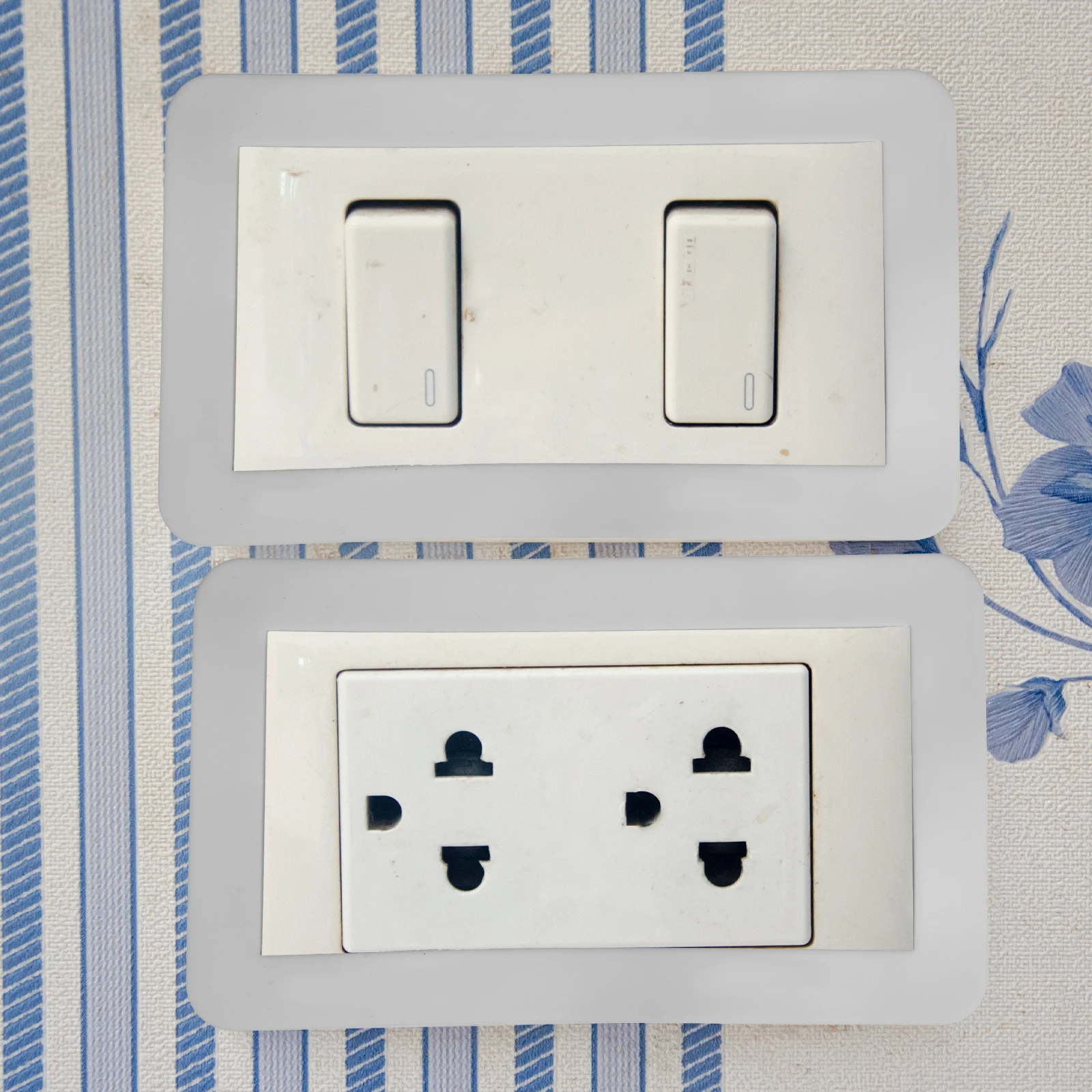

2Pcs Switch Protection Covers Silicone Decorator Wall Plates for Living Room Bedroom Light Switch Socket Cover