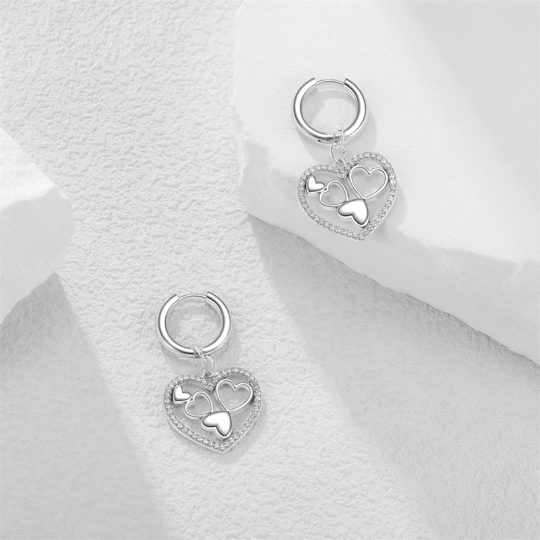 Eueavan Strass-Mehrfachherz-Ohrhänger aus Edelstahl mit 5 Hohlen Herzen für Frauen, Romantischer Schmuck als Geschenk – Detail 17