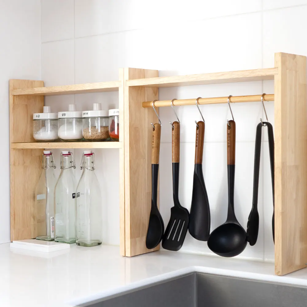 Wooden kitchen shelves, solid wood cooking tools, spoons, shovels, hangers, seasoning cans, finishing racks