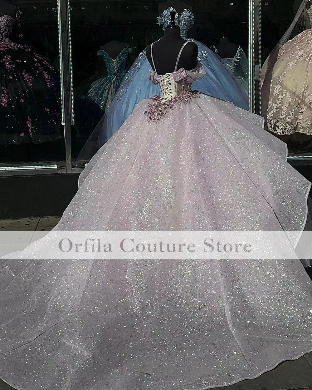 فساتين حفلات موسيقية جديدة من vestidos de quinceañera ذات أكتاف لامعة وسباركلي حلوة من 15 فستان لحفلات التخرج فساتين Quinceanera