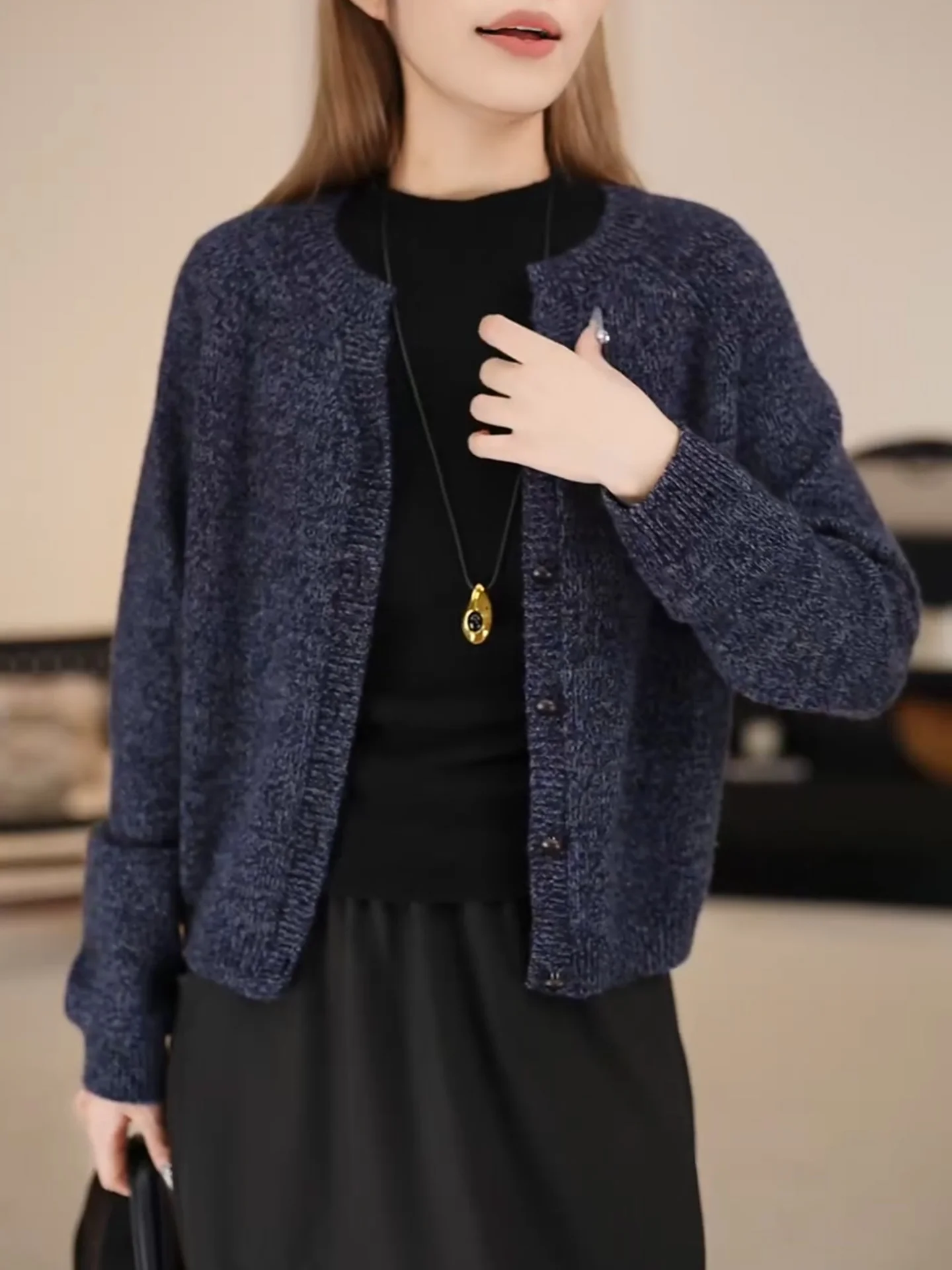 

Женский вязаный кардиган-пальто с круглым вырезом, длинными рукавами, осенне-зимняя новинка, большие размеры, удобный и модный.