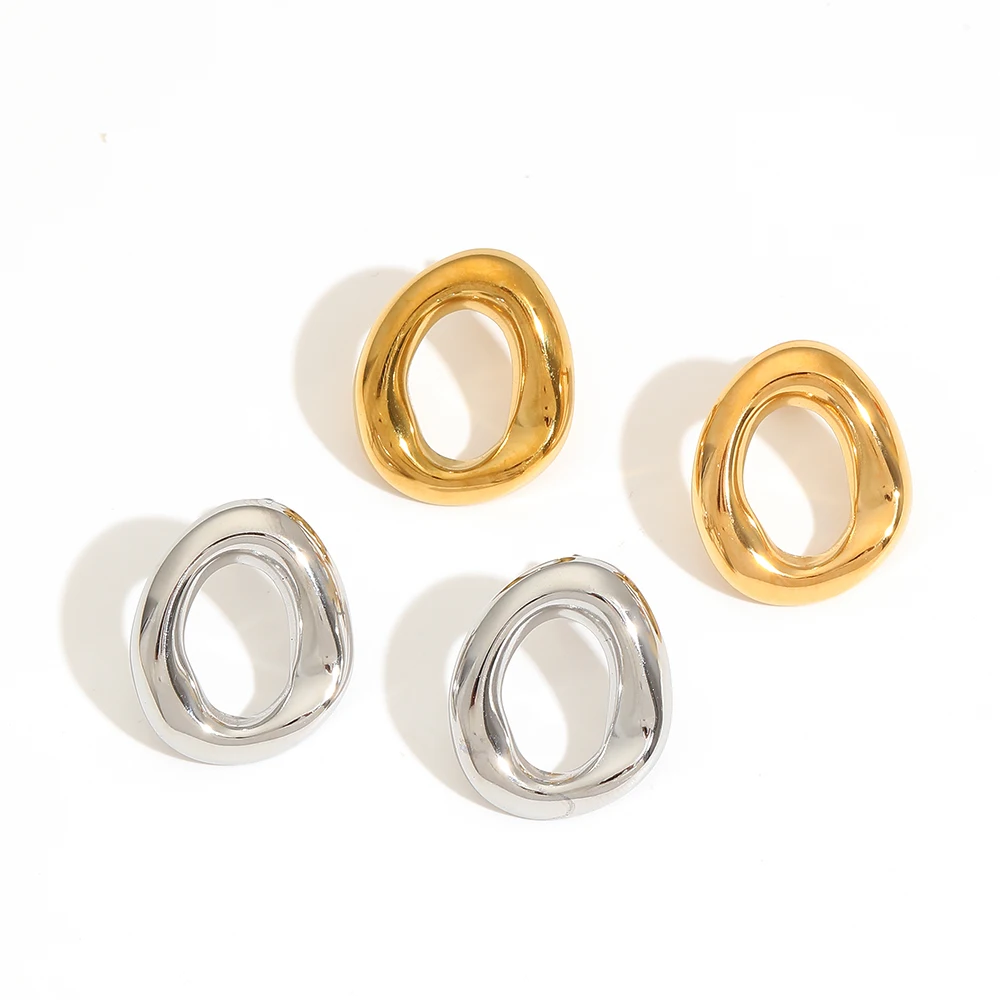 Minimalistische geometrische Ohrringe, goldfarben, aus Edelstahl, Damen, mit metallischer Struktur, auffälliger Schmuck. – Detail 4