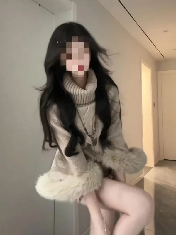 

Retro Loose High Collar Sweater Sli Faionable Top Small Design Winter 2026 Women's Knitwear Comfortable Medium Softn