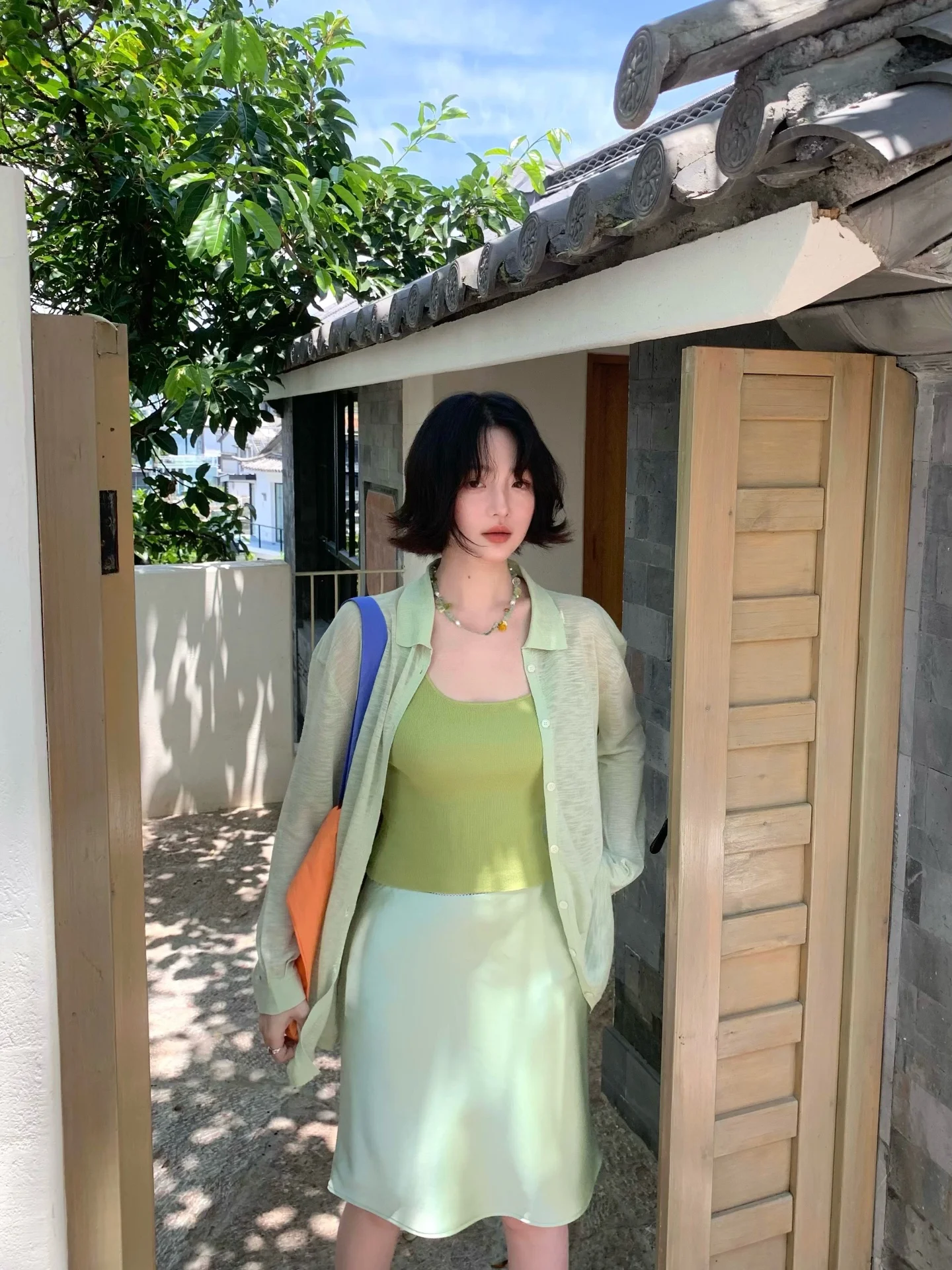 

Summer Vintage High Waist Acetate Satin Wrap around Skirt Women's Skirt Slim Fit Short Skirt Retro Style Commute Skirt