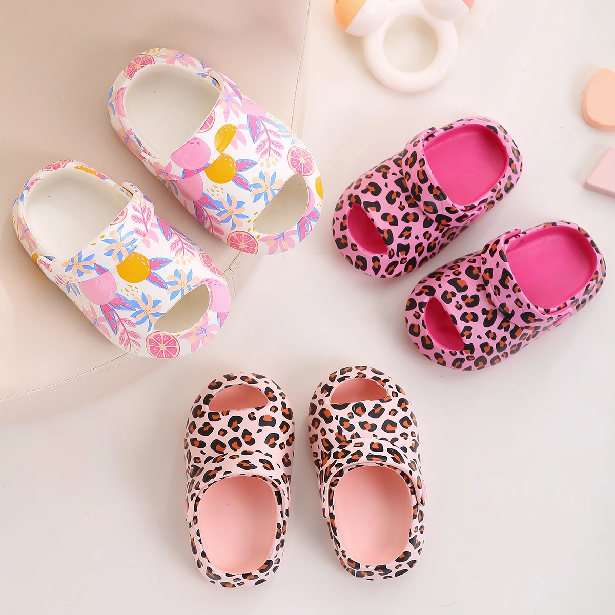 Girls Trendy Cute Comfortable Foam Clogs, Non-slip Lightweight Sandals With Straps For Indoor Outdoor, Cute Leopard Fruit Print